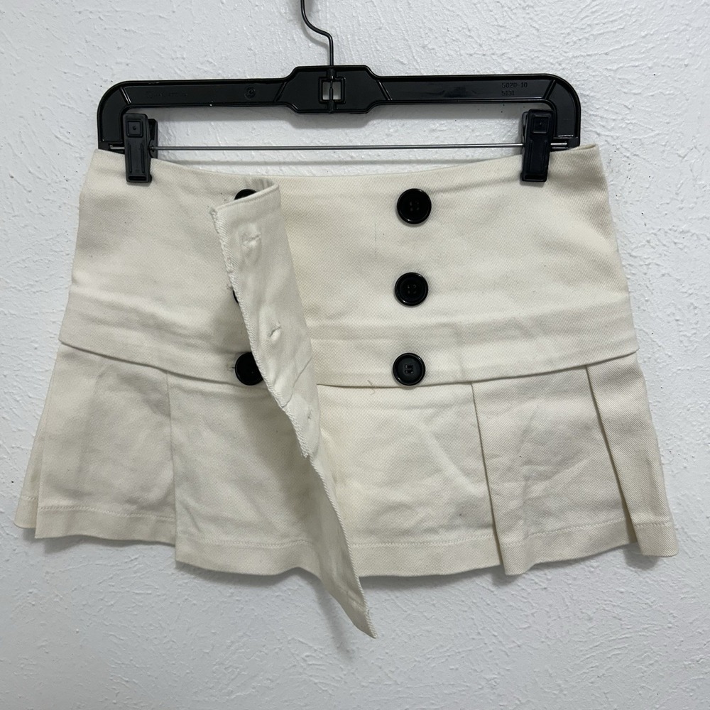 Venus Pleated Ivory Mini Skort Skirt Contrast Black Buttons Size Preppy Size 4 - Picture 2 of 7